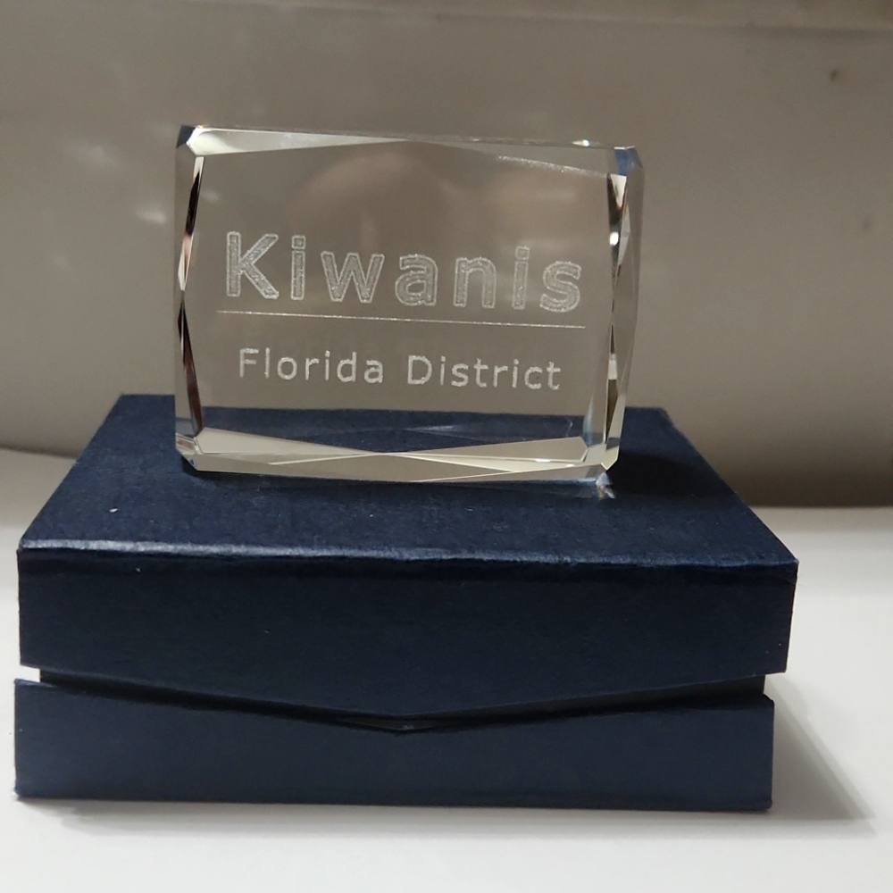 Florida District Kiwanis Crystal Block measures 3 x 2.5 no chips. Perfect!